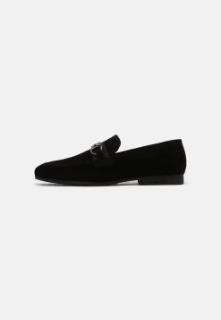 Pier One Smart Slip-Ons - Black
