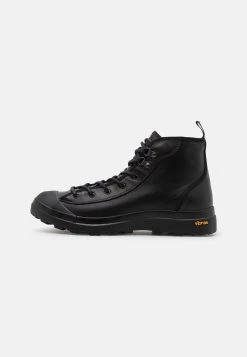 BELSTAFF Highline Boot - Lace-Up Ankle Boots - Black
