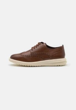 Cole Haan Grand Wingtip Oxford - Casual Lace-Ups - British Tan/Ivory
